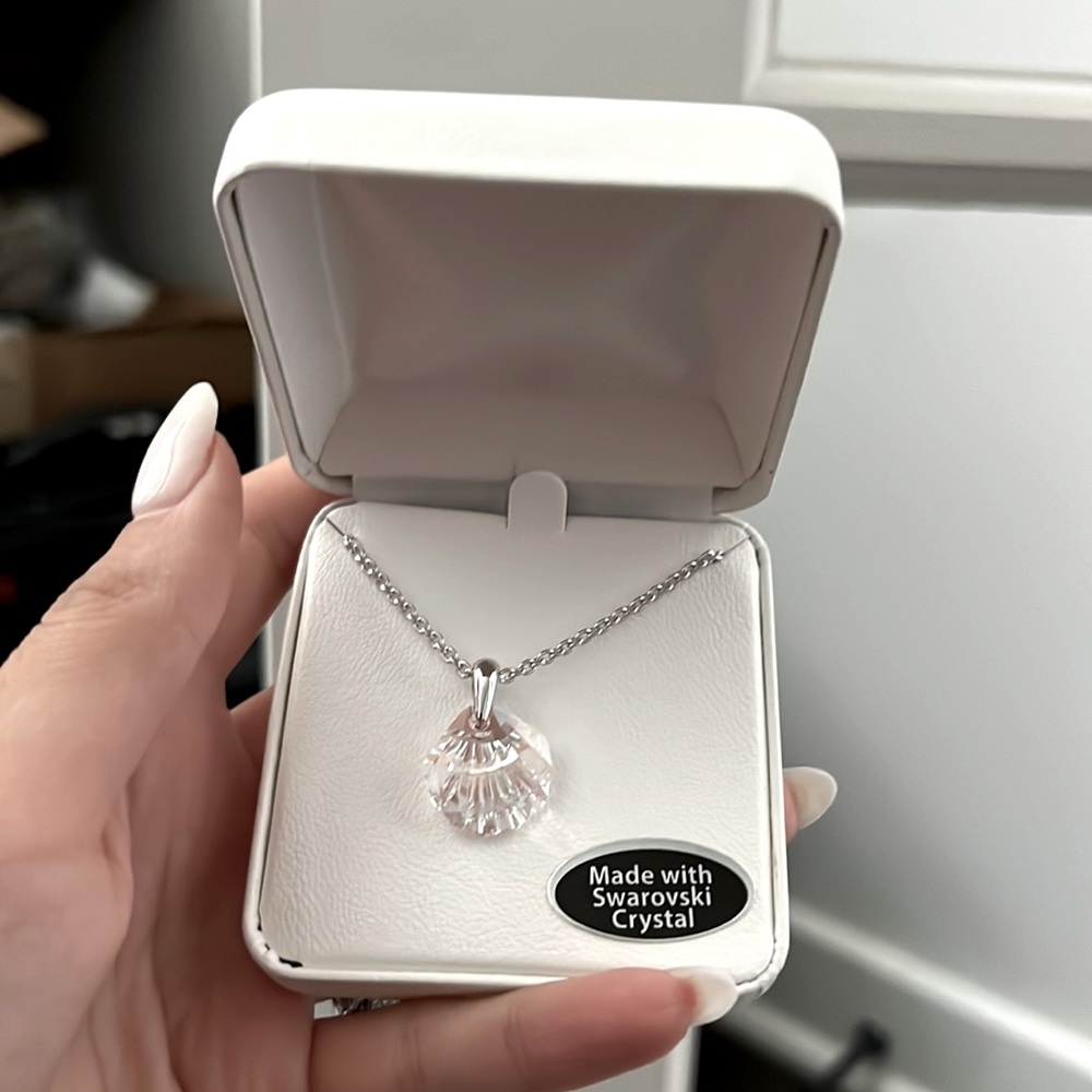 Seashell silver necklace